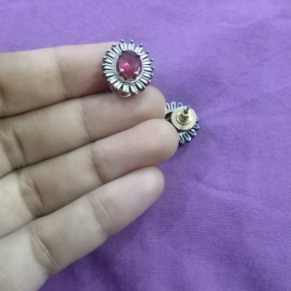 Cute studs for cute ones - Picture 4 of 5